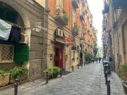 Locale commerciale in vendita a Napoli