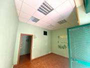 Locale commerciale in vendita a Napoli