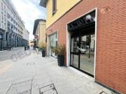 Locale commerciale in vendita a Rho