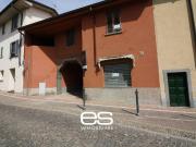 Locale commerciale in vendita a Veduggio Con Colzano