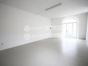 Locale commerciale/Negozio in Affitto a Lucca