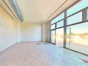 Locale commerciale/Negozio in Vendita a Cascina