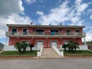 Locale di 350 mq c.a. con 4 vetrine