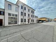 Locale in affitto di 100 m²