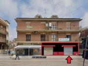 Locale in affitto di 110 m² in Viale Francia
