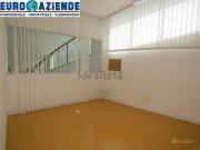 Locale in affitto di 1110 m² in Viale Kennedy