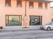 Locale in affitto di 120 m² in Via della Libertà