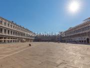 Locale in affitto di 12 m² in Piazza San Marco