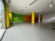 Locale in affitto di 135 m² in Viale Giovanni Amendola, 18