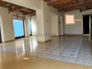 Locale in affitto di 140 m² in Via Augusto Passaglia, 210