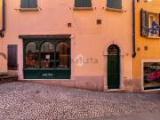 Locale in affitto di 150 m² in Via Castello