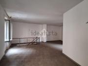 Locale in affitto di 270 m² in Via Costantino Reta, 39
