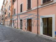 Locale in affitto di 17 m² in Via dei Capocci