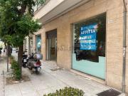 Locale in affitto di 180 m² in Via Giacomo Leopardi