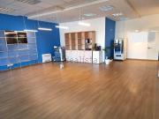 Locale in affitto di 200 m² in Via dell&apos  Isola