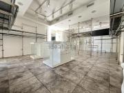 Locale in affitto di 220 m² in Via Luca Pacioli, 2