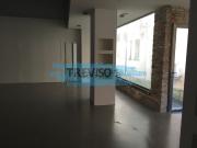 Locale in affitto di 220 m² in Corso del Popolo, 50