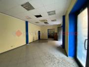 Locale in affitto di 220 m² in Via Adua