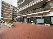 Locale in affitto di 220 m² in Via Cintia