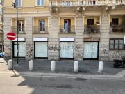 Locale in affitto di 230 m² in Via Lecco