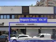 Locale in affitto di 230 m² in Viale Città d&apos Europa
