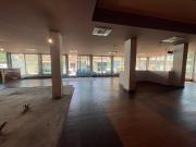Locale in affitto di 250 m² in Via Bologna