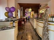 Locale in affitto di 250 m² in Via Ugo Foscolo