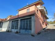 Locale in affitto di 270 m² in Via Baldassarre Labanca