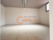 Locale in affitto di 273 m² in Via Giuseppe Manfredi