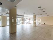 Locale in affitto di 276 m²