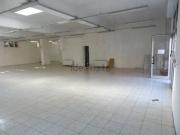 Locale in affitto di 300 m² in Via Ponte Nuovo