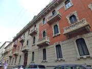 Locale in affitto di 306 m² in Via Ausonio
