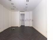 Locale in affitto di 31 m² in Via Cesare Battisti, 2