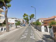 Locale in affitto di 320 m² in Via Nazionale Adriatica Sud