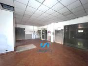 Locale in affitto di 330 m² in Via Cumana, 12