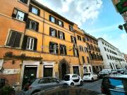 Locale in affitto di 330 m² in Via di Ripetta