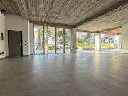 Locale in affitto di 330 m² in Viale Africa