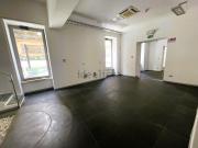 Locale in affitto di 350 m² in Via della Libertà, 34