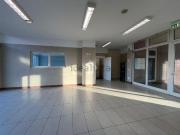 Locale in affitto di 360 m² in Piazza Meuccio Ruini
