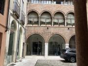 Locale in affitto di 375 m² in Corso Andrea Palladio