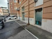 Locale in affitto di 400 m² in Via Candia