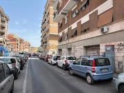 Locale in affitto di 500 m² in Via della Magliana Nuova, 29