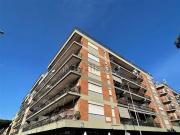 Locale in affitto di 530 m² in Viale Giuseppe Genoese Zerbi