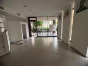 Locale in affitto di 56 m² in Viale Amerigo Vespucci, 35