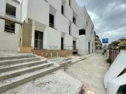 Locale in affitto di 605 m² in Via Santa Rita da Cascia