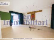 Locale in affitto di 80 m² in Piazza Sant&apos Onofrio