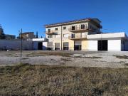 Locale in affitto di 822 m² in Via Colle delle Api