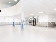 Locale in affitto di 850 m² in Via Cincinnato, 10