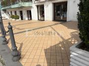 Locale in affitto di 850 m² in Via Tommaso de Amicis, 10