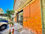 Locale in affitto di 85 m² in Via Diomede Carafa, 58
